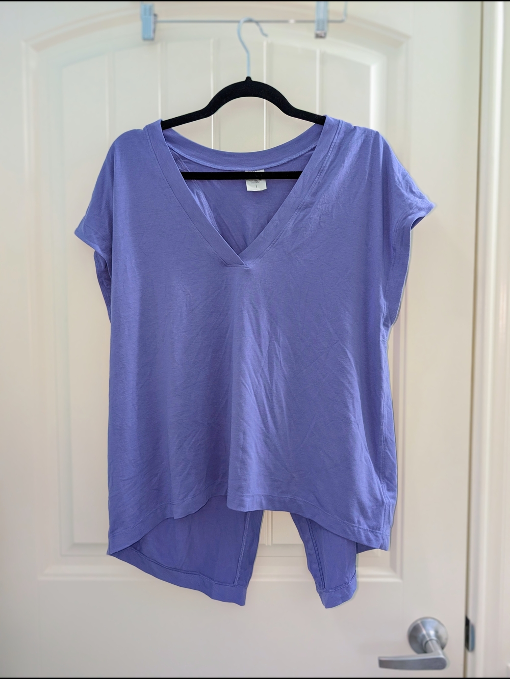 Athleta Lilac V-Neck Short Sleeve Yoga Explore Tee With Split Back